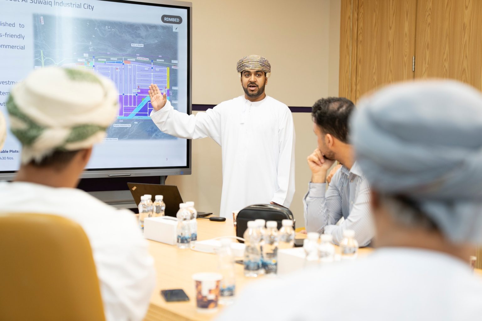 The Public Establishment for Industrial Estates “Madayn” organised a meeting with investors and business owners to spotlight the available investment opportunities at Al Suwaiq Industrial City. As one of Madayn’s latest strategic industrial hubs, the city is designed to boost the Sultanate’s investment climate and support economic diversification efforts by presenting an integrated infrastructure tailored for industrial, logistics, and service sectors. Hamood bin Abdullah Al Balushi, Assistant Director General of Al Suwaiq Industrial City, stated that the city aims at offering an ideal investment climate and an integrated business ecosystem for sustainable growth in North Al Batinah Governorate. “Spanning over 12.2 million sqm spread across four development phases, the city features 1,430 multi-use investment land plots, which comprise 1,172 industrial and 258 logistics plots. The city offers a variety of options tailored to investors’ requirements and their long-term growth and expansion plans. Current indicators underscore the city’s promising outlook, with investments already exceeding RO 2.1 million,” Al Balushi pointed out. On his part, Eng. Abdullah bin Mohamed Al Farsi detailed on Al Suwaiq Industrial City’s strategic location along Al Batinah Expressway. “This prime location ensures seamless access to the Sultanate’s various governorates as well as the local and regional ports, airports and markets, thereby significantly enhancing supply chain efficiency. Al Suwaiq Industrial City targets a broad spectrum of vital sectors, including petrochemicals, building materials, recycling and environmental industries, logistics, food, and modern agriculture, all aimed at enhancing In-Country Value (ICV) and scaling up national industrial output,” Al Farsi noted. Al Farsi added that Madayn offers exceptional incentives to investors in Al Suwaiq Industrial City, including a two-year rental exemption, followed by a 50% rent reduction for the subsequent three years. This, along with flexible land allocation and diverse industrial, logistics, and service investment opportunities, aim to significantly reduce operational costs for the projects in their initial phases. On the city’s readiness for development, Al Farsi said that preparatory works are on track according to approved plans. “The detailed designs for infrastructure and utility networks are complete, and the infrastructure implementation tender has been officially floated. Construction is expected to start this year, covering road networks and supporting services to ensure an integrated industrial environment that meets investor needs. He elaborated that the city’s future vision focuses on expanding targeted industrial activities, enhancing infrastructure and supporting services, and attracting quality local and foreign investments to support economic growth and sustainable employment. Moreover, he emphasised that Al Suwaiq Industrial City serves as a strategic destination for long-term growth and investment. Al Farsi invited investors and entrepreneurs to capitalise on these opportunities to help build a modern industrial model that supports the national economy and achieves Oman Vision 2040 goals, reaffirming Madayn’s commitment to providing an integrated business environment that bolsters project success and sustainability.